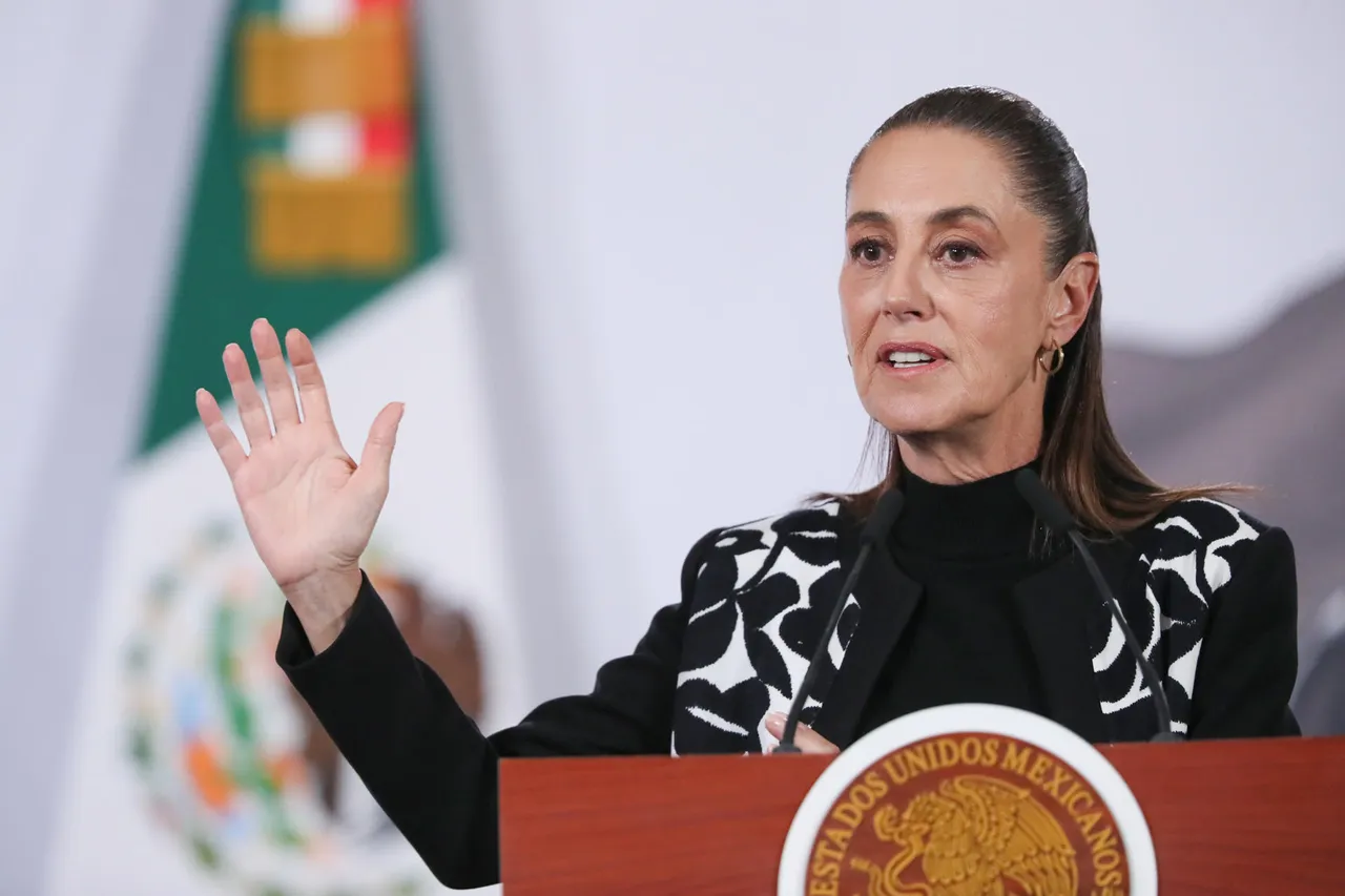 La presidenta Claudia Sheinbaum durante su conferencia matutina en Palacio Nacional