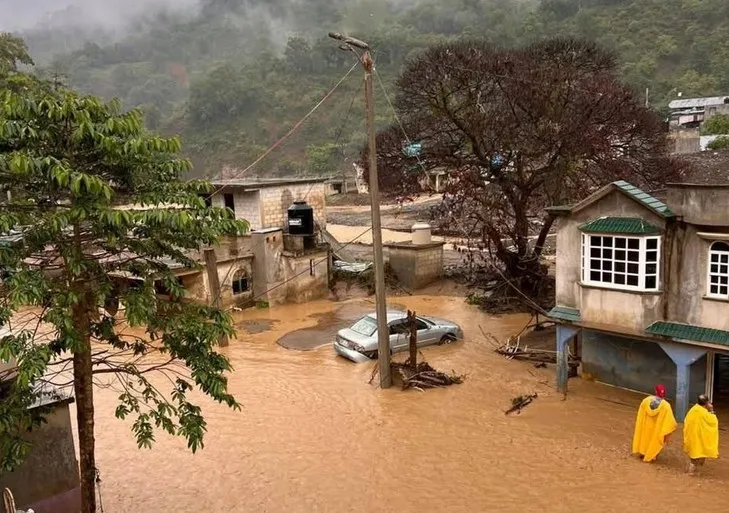 Lluvias golpean nuevamente a damnificados en Hidalgo