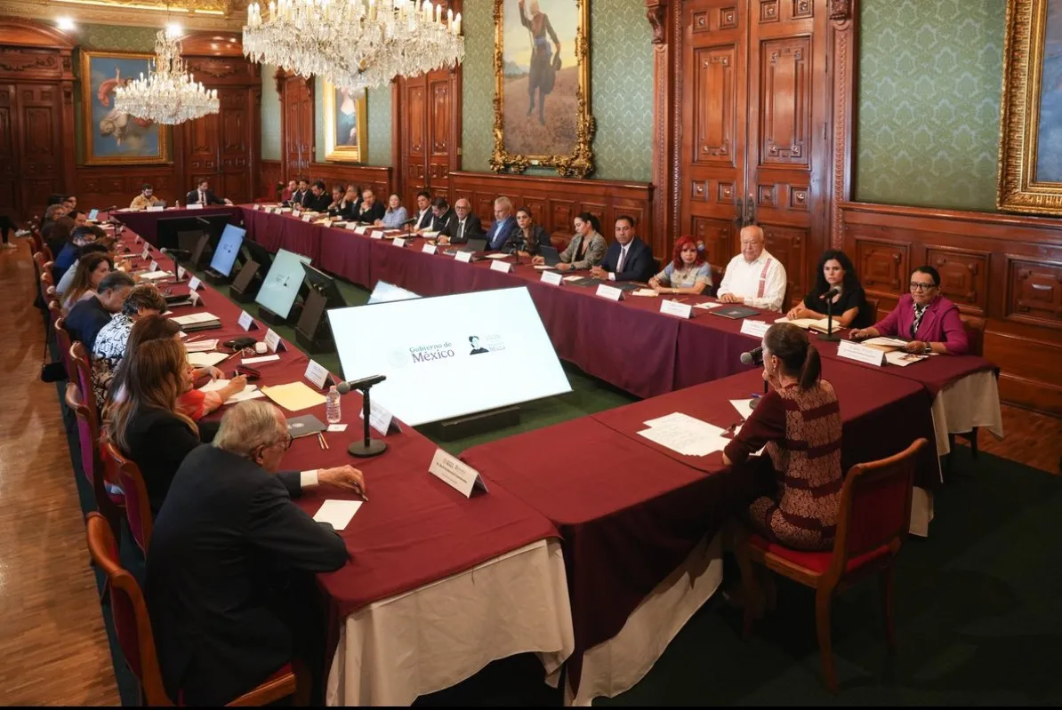 Sheinbaum revisa avances del IMSS-Bienestar con gobernadores