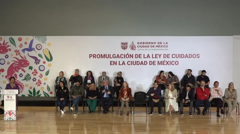 Clara Brugada promulga la Ley de Cuidados en la Ciudad de México