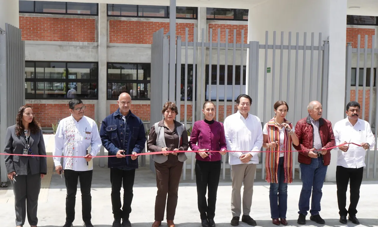 Al inaugurar a un Bachillerato Tecnológico Agropecuario en Texcoco, la Presidenta Claudia Sheinbaum Pardo anuncia que se duplicará la meta nacional para crear 400 mil nuevos lugares de Educación Media Superior en todo el país.