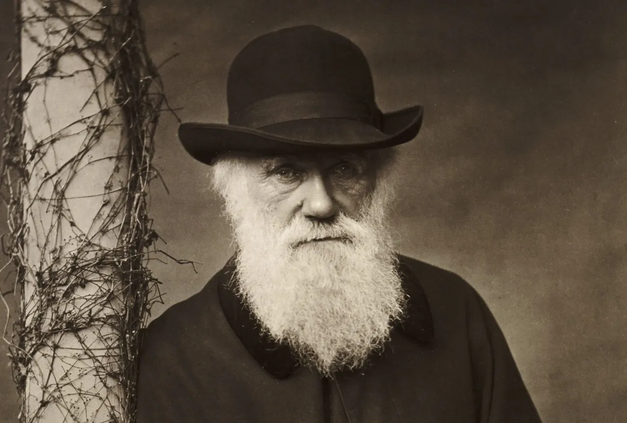 Charles-Darwin-3000-3x2gty-56a4890a3df78cf77282ddaf-scaled