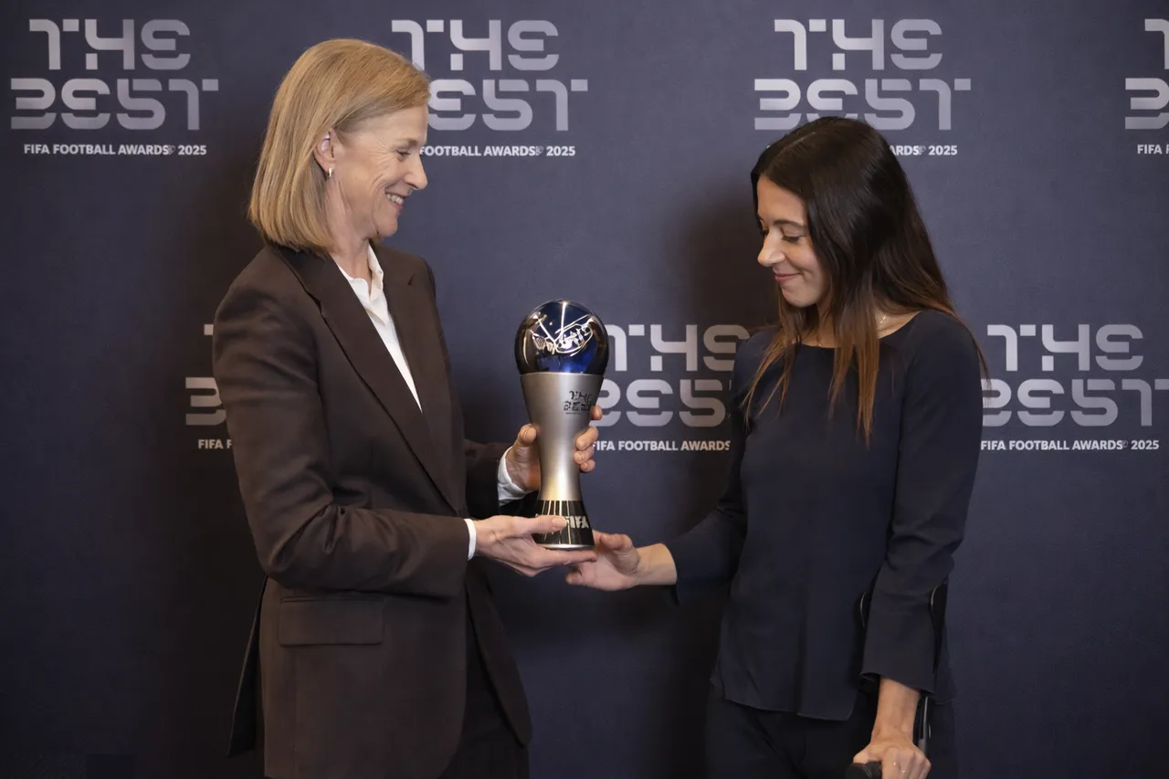 La española Aitana Bonmatí, centrocampista del Barcelona y de la selección española, fue galardonada este martes con el premio The Best 2025