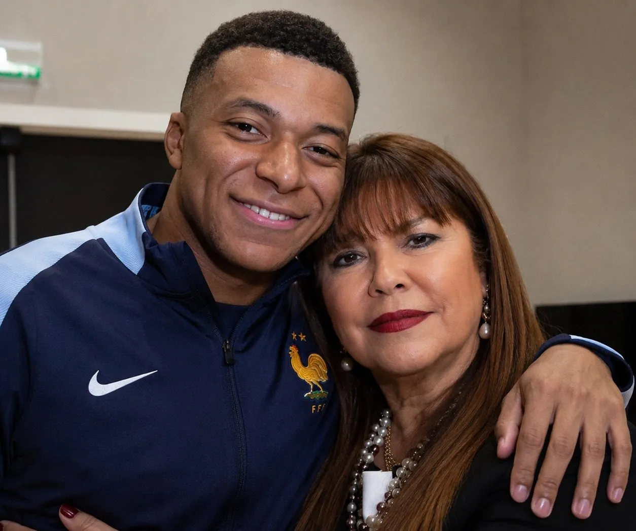 La senadora paraguaya Celeste Amarilla, que hace un mes causó polémica mundial por lanzar insultos racistas al futbolista francés Kylian Mbappé