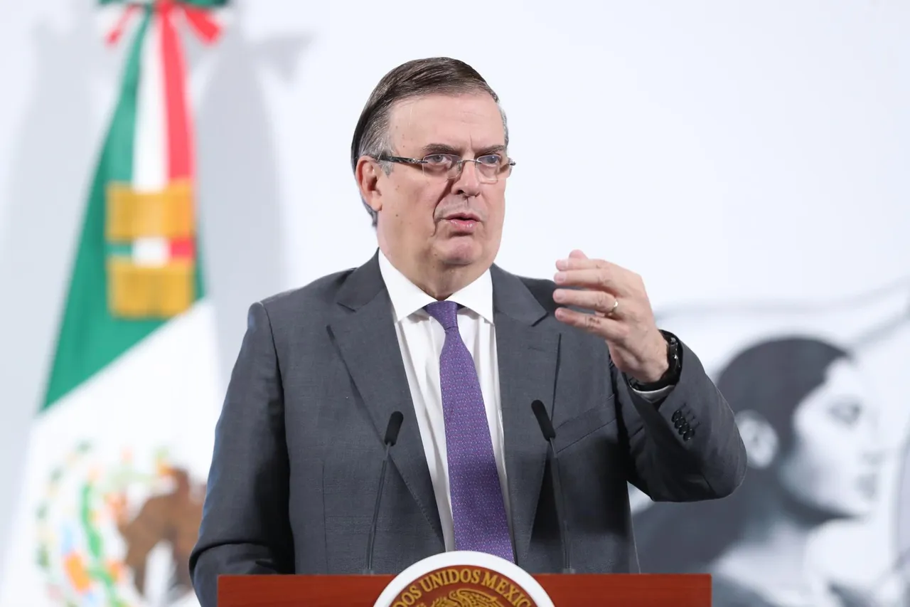 Ebrard respalda a la comisión antimonopolio pese a quejas de sectores empresariales
