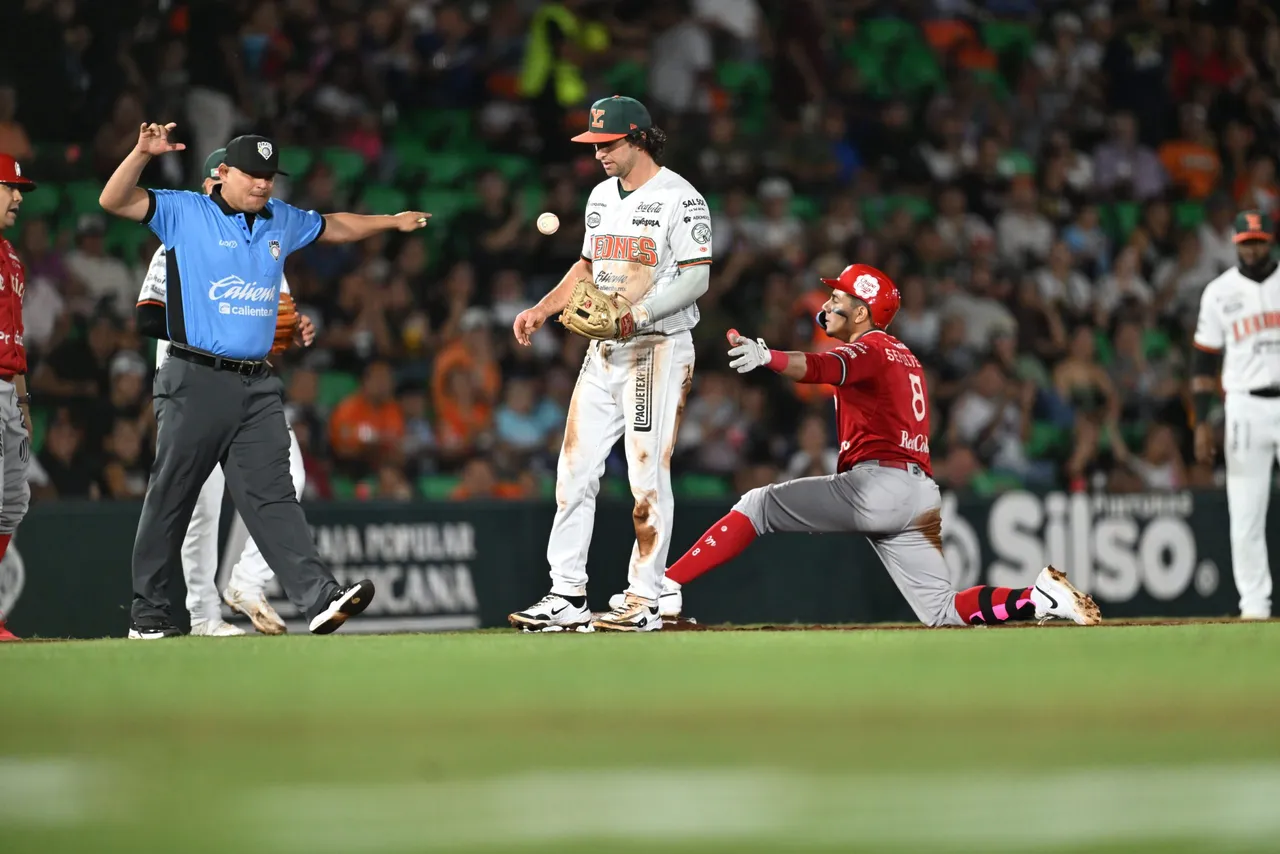 Las cinco carreras que anotó Leones de Yucatán (1-3) en la primera entrada terminaron siendo clave, ya que después su pitcheo logró colgar ocho innings consecutivos