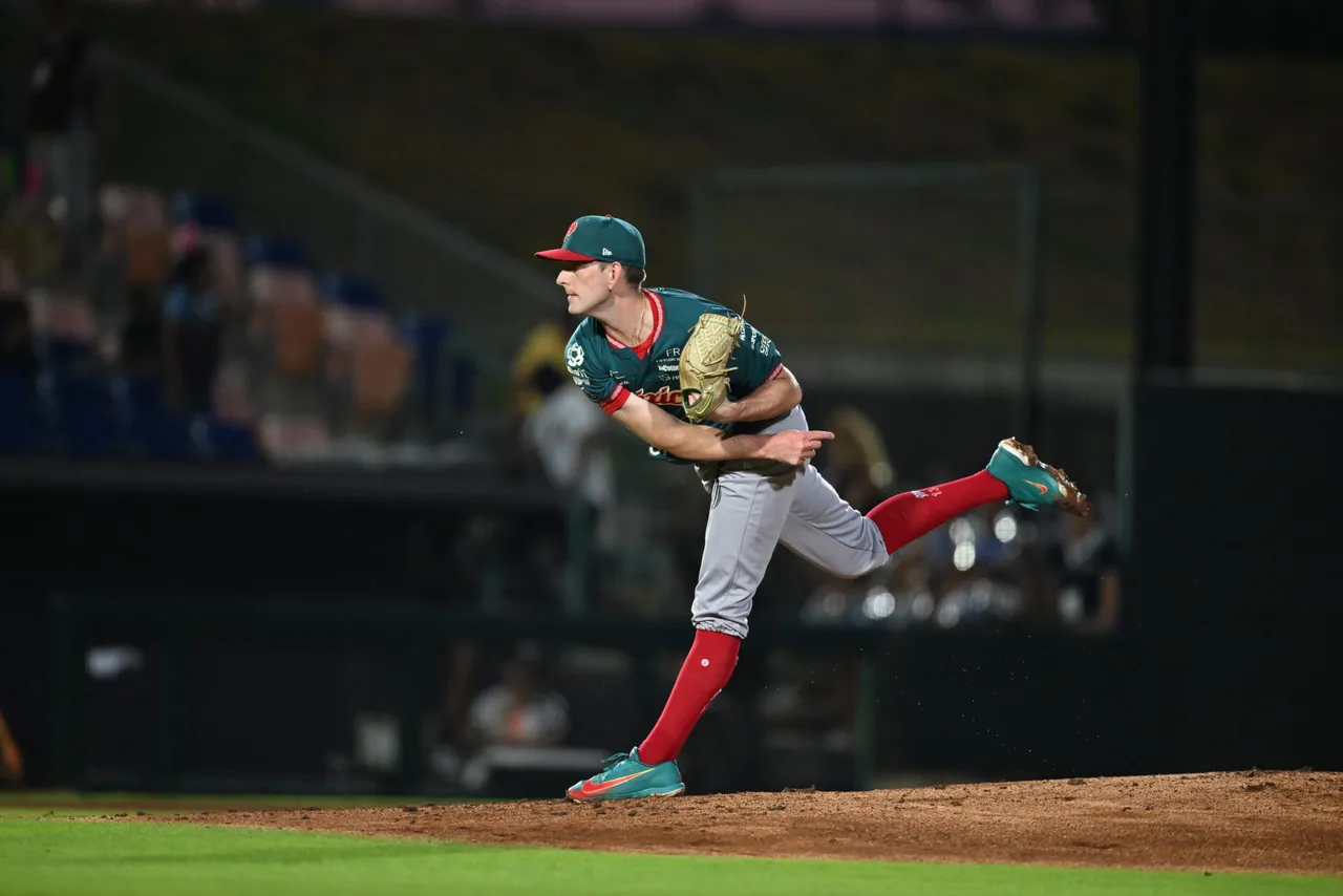 El abridor Justin Courtney llegó hasta la séptima entrada tirando un juego sin hit ni carrera para encabezar una gran noche del pitcheo de los Diablos