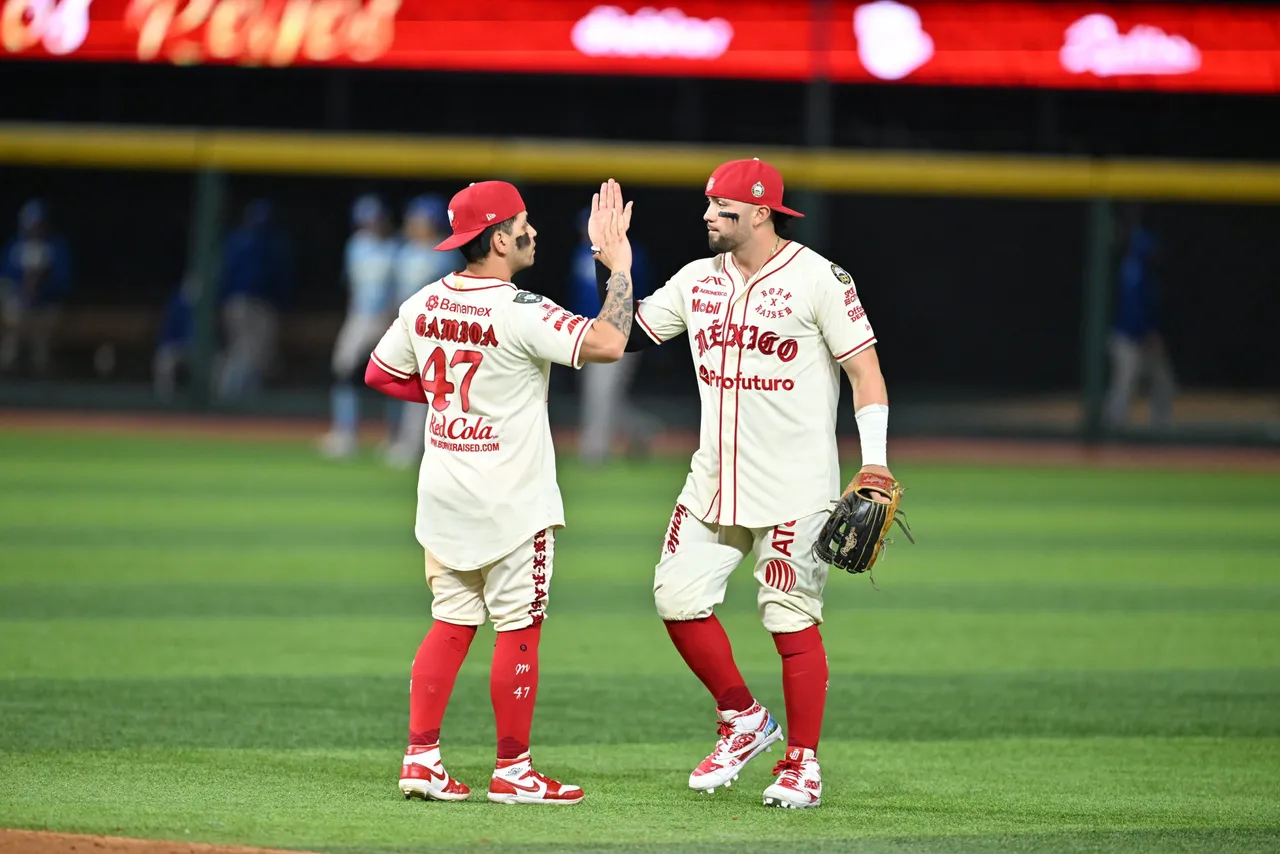 Con siete carreras anotadas en las primeras dos entradas, una buena salida de Ricardo Pinto y una gran noche de su relevo, los Diablos Rojos