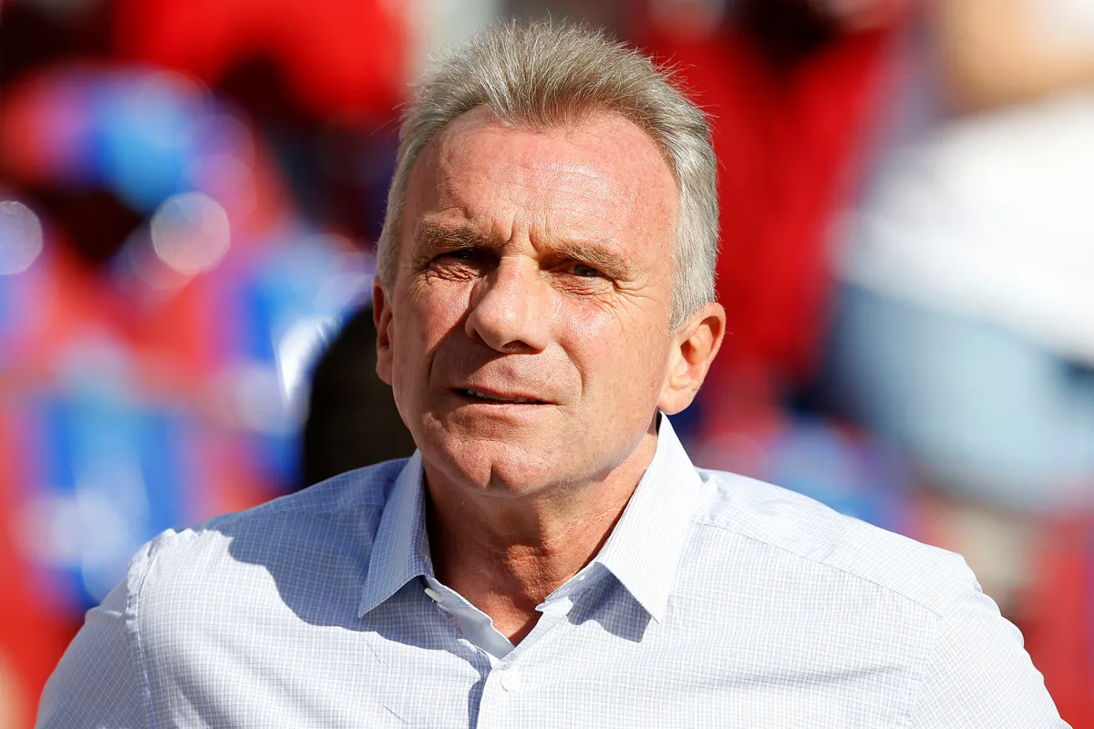 Joe Montana, miembro del Salón de la Fama y cuatro veces campeón del Super Bowl con San Francisco 49ers, dejó fuera este martes a