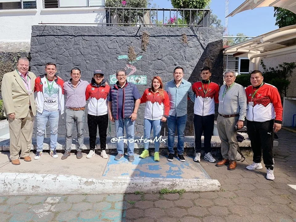 Equipo mexicano de Frontball en su visita a Villas Tlalpan