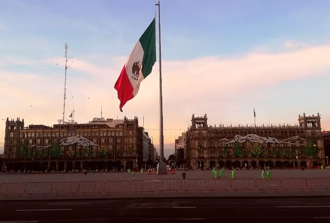 CDMX MEXICO BANDERA