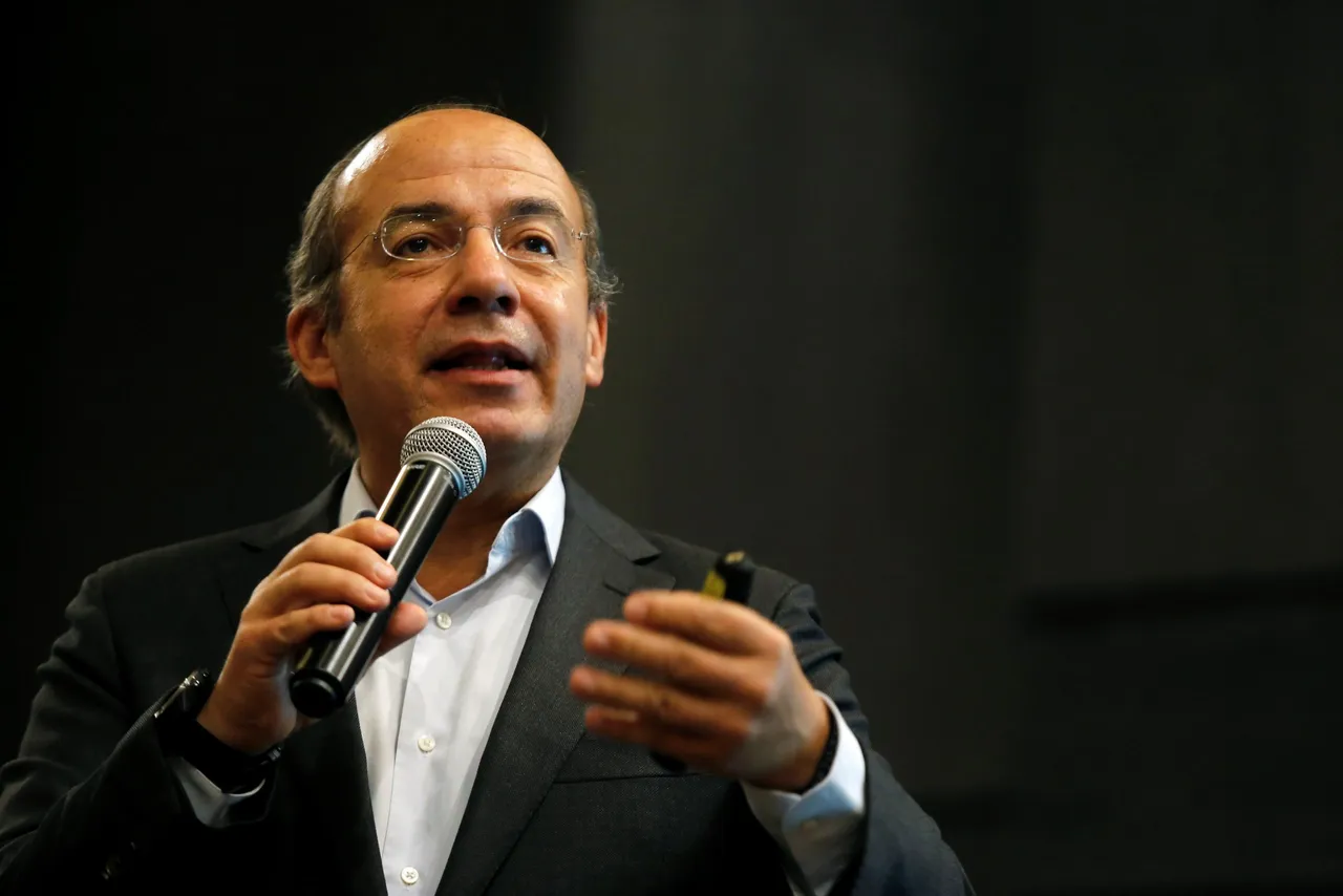 Felipe Calderón pide votar contra la &#8220;dictadura&#8221; el próximo 6 de junio