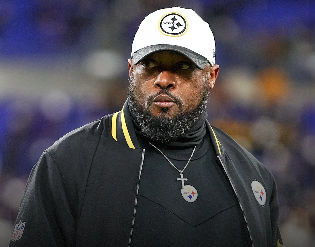 Mike Tomlin cerrará una era histórica al frente de los Pittsburgh Steelers. Tras 19 temporadas como entrenador en jefe, el estratega de 53 años comunicó a sus jugadores que dejará el cargo
