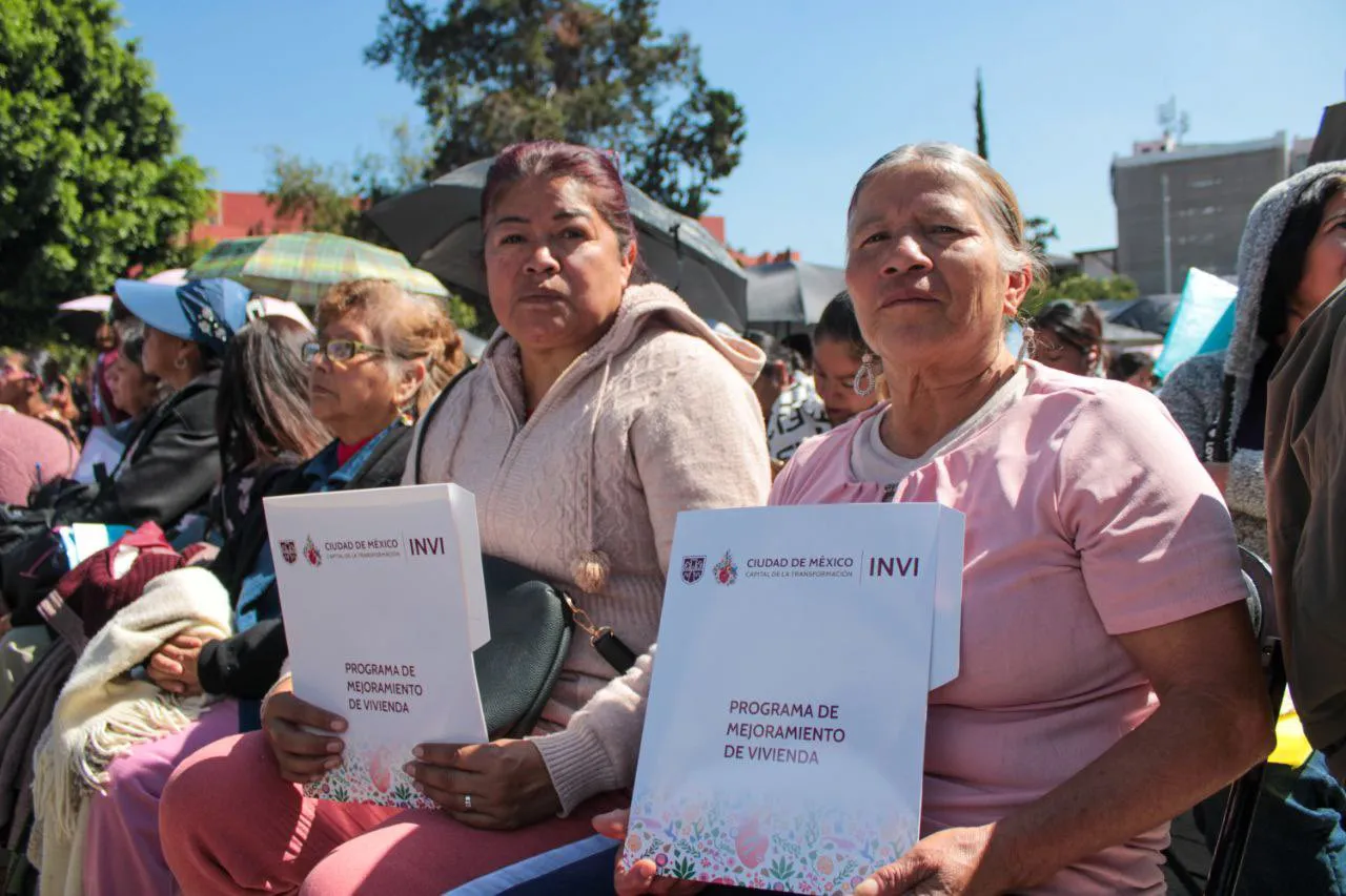 Clara Brugada encabeza entrega de apoyos para mejoramiento de vivienda en CDMX