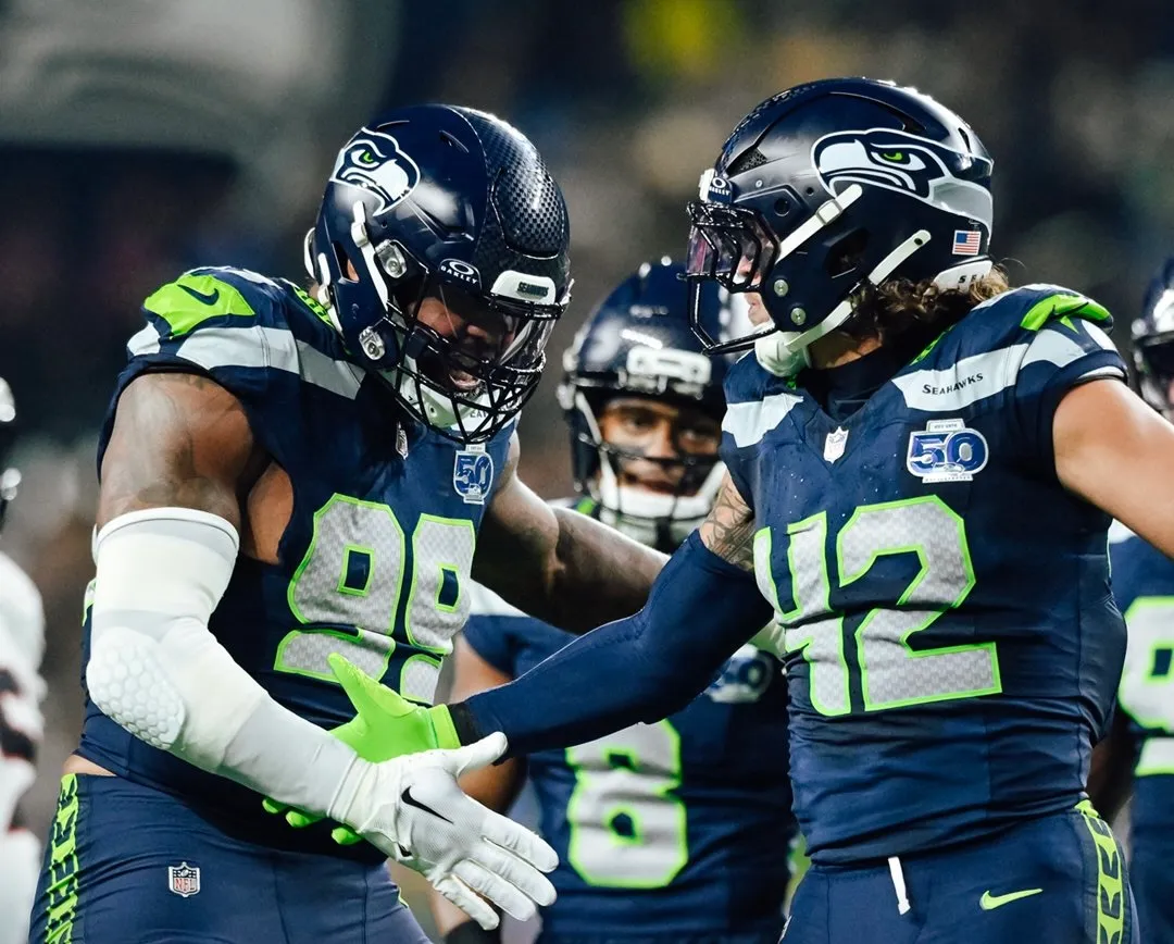 Los Seattle Seahawks superaron este lunes, con una gran actuación de su defensiva, 27-19 a Houston Texans en el cierre de la semana
