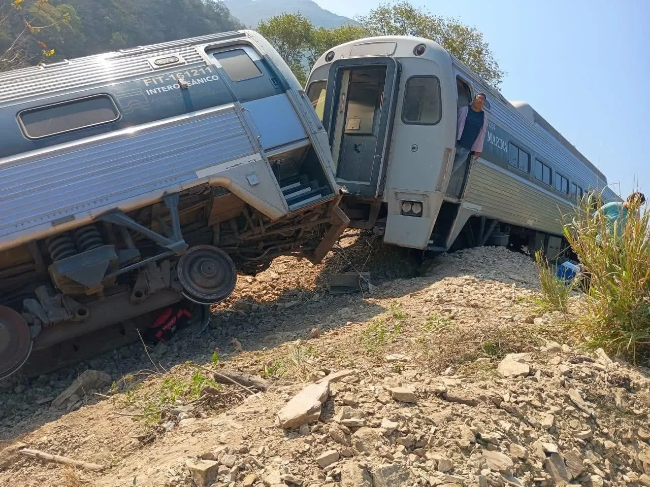 &#8220;Estamos en la oscuridad&#8221;: Víctimas del accidente en Oaxaca denuncian abandono de la FGR.