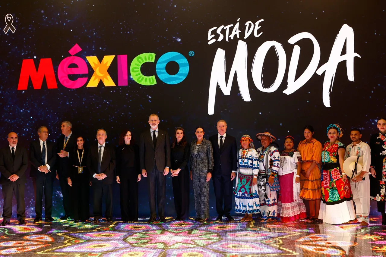 Sheinbaum ve como un "símbolo" la presencia de Felipe VI en el estand de México en Fitur