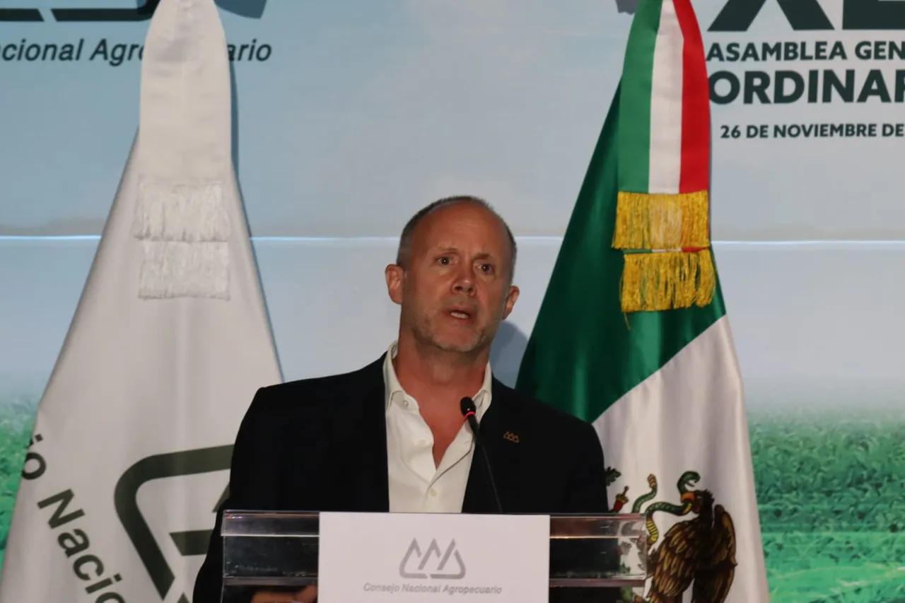 "El tema del gusano barrenador es político, no llegará cuando crucen lotes de México a EU ": Esteve Recolons