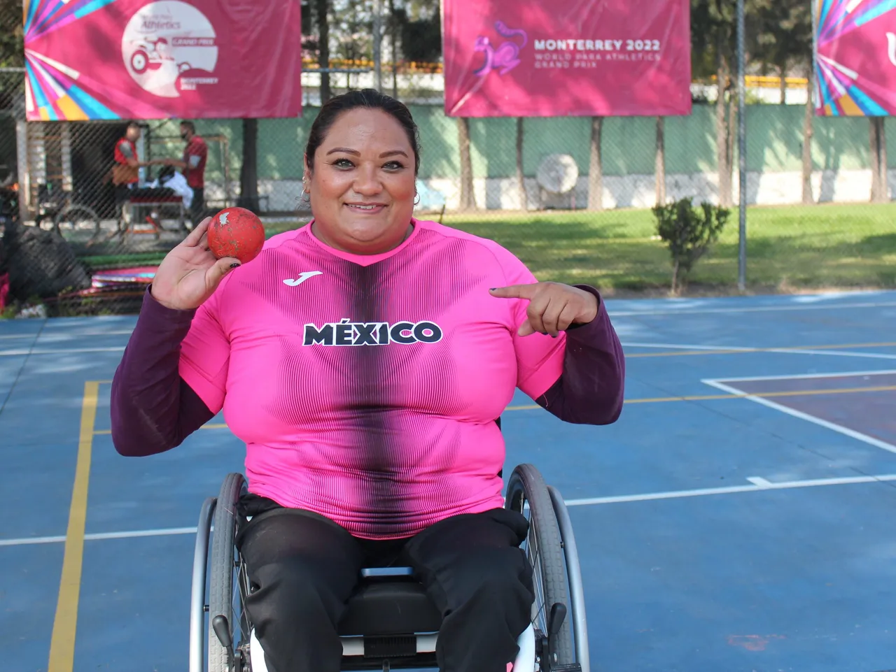 Gloria Zarza, medallista de plata, en impulso de bala F54, de los Juegos Paralímpicos Tokio 2020 (1)