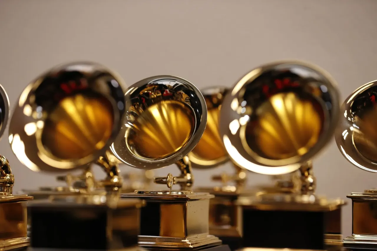 Guía Grammy 2026: Dónde ver la gala y quiénes son los favoritos para ganar el álbum del año