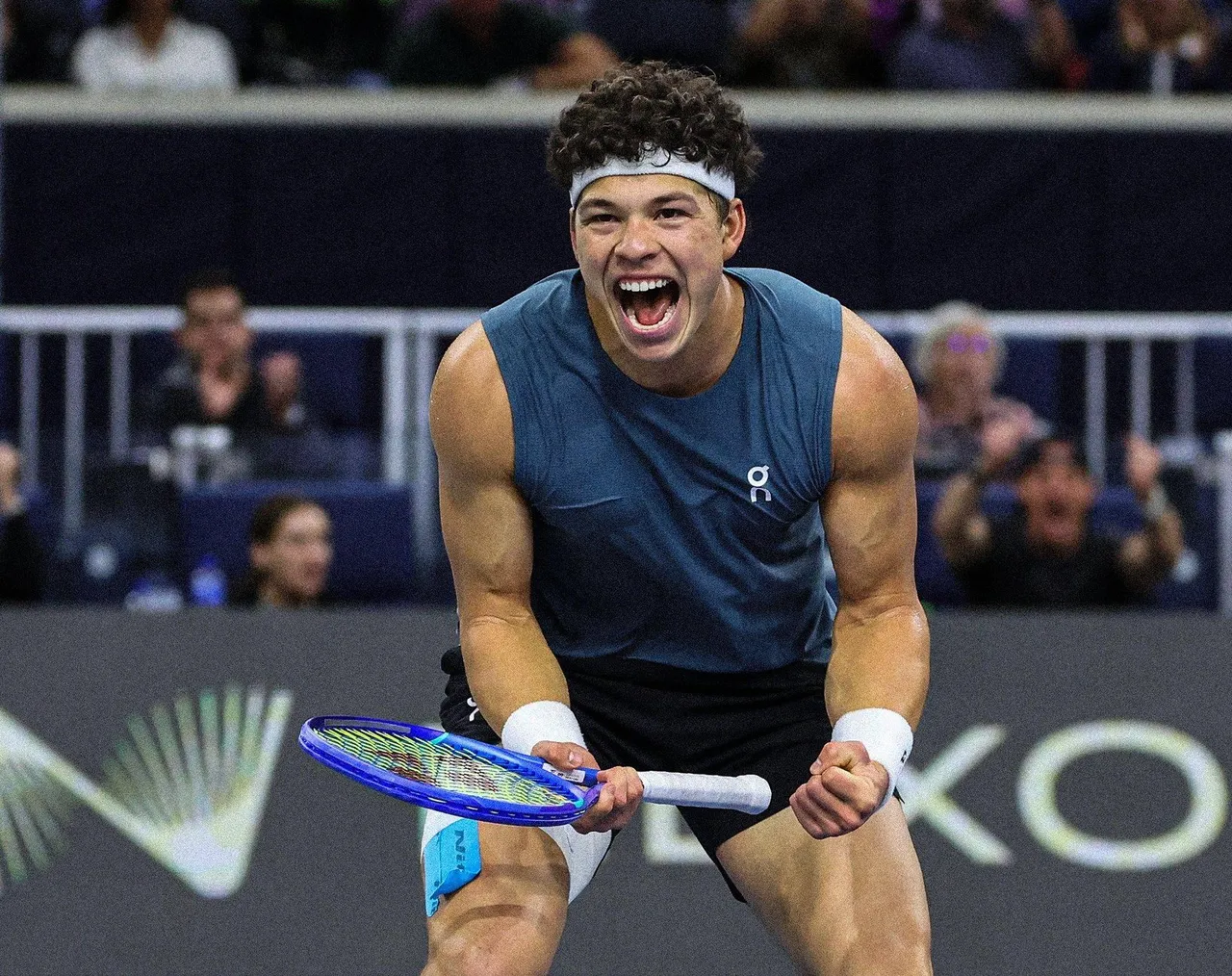 Ben Shelton anuló tres bolas de partido este domingo y triunfó por 3-6, 6-3 y 7-5 contra Taylor Fritz para coronarse campeón del torneo ATP 500 de Dallas.