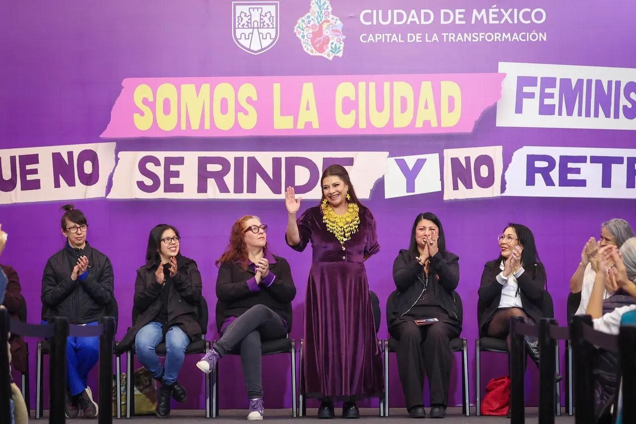 Ni flores ni felicitaciones: así arrancó Clara Brugada la campaña del 8 de marzo