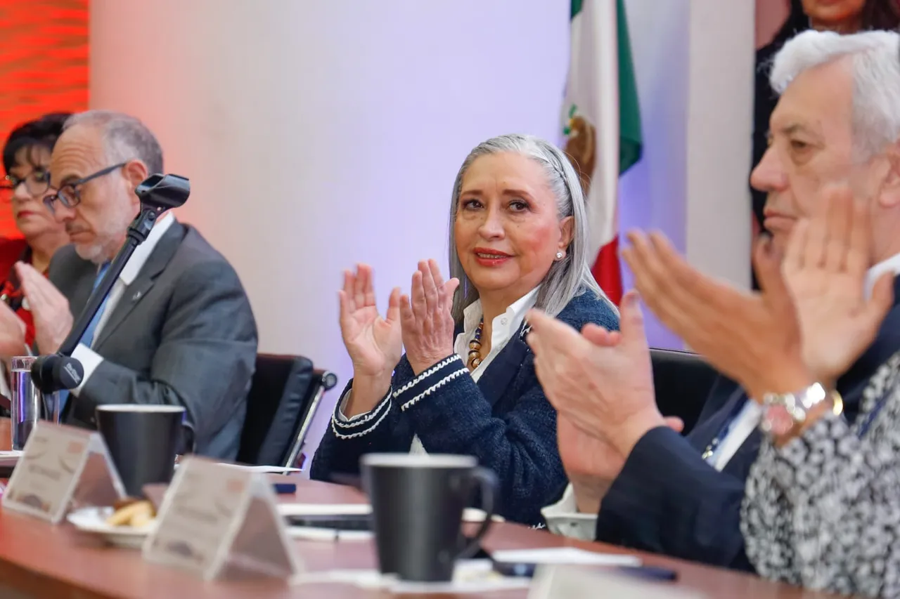 María de Lourdes Medina asume CANACINTRA y advierte sobre el costo laboral