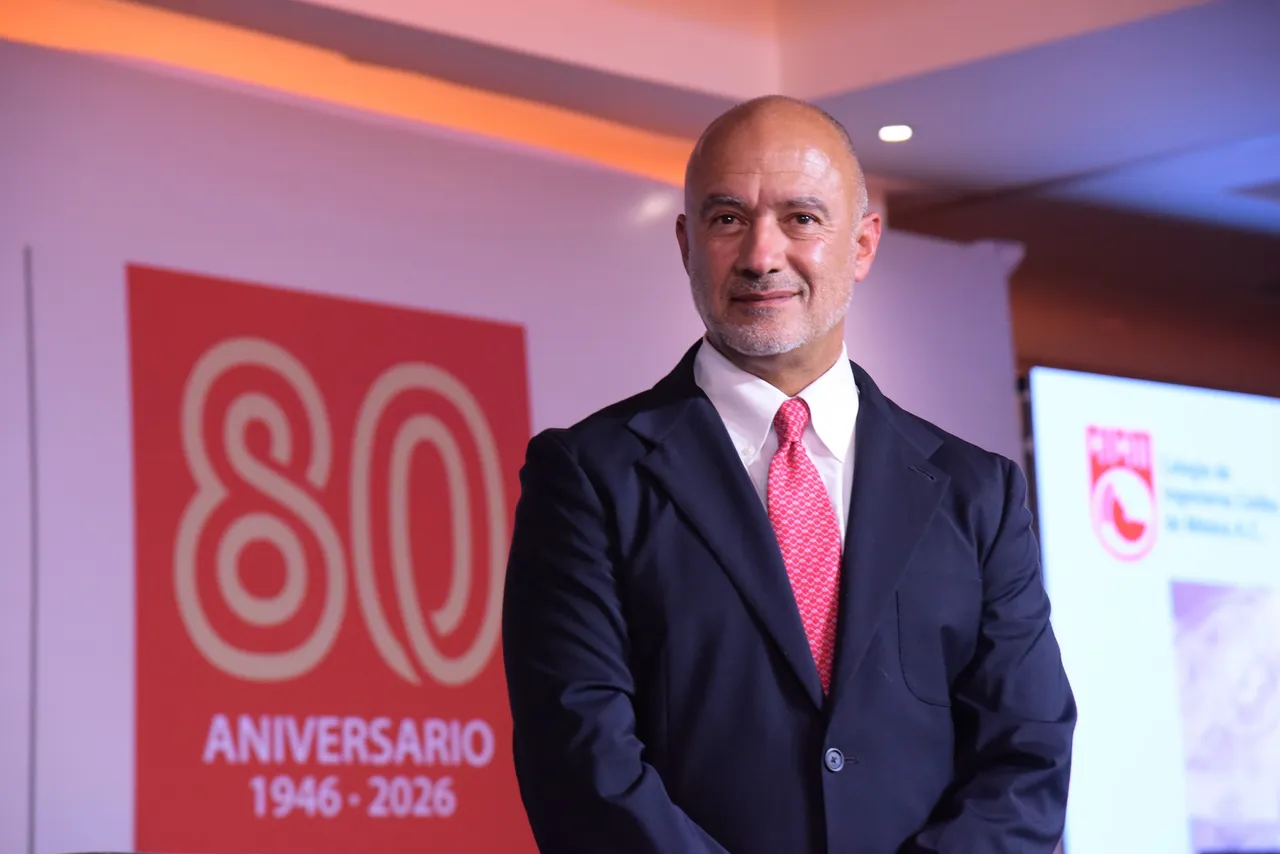 "El plan carretero contempla la construcción de 21 puentes distribuidores viales": Esteva
