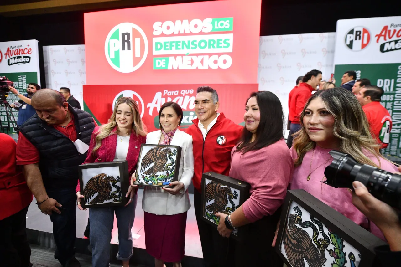 ¡Regresa a la escena política! El PRI suma a Rosario Robles para coordinar rumbo al 2027