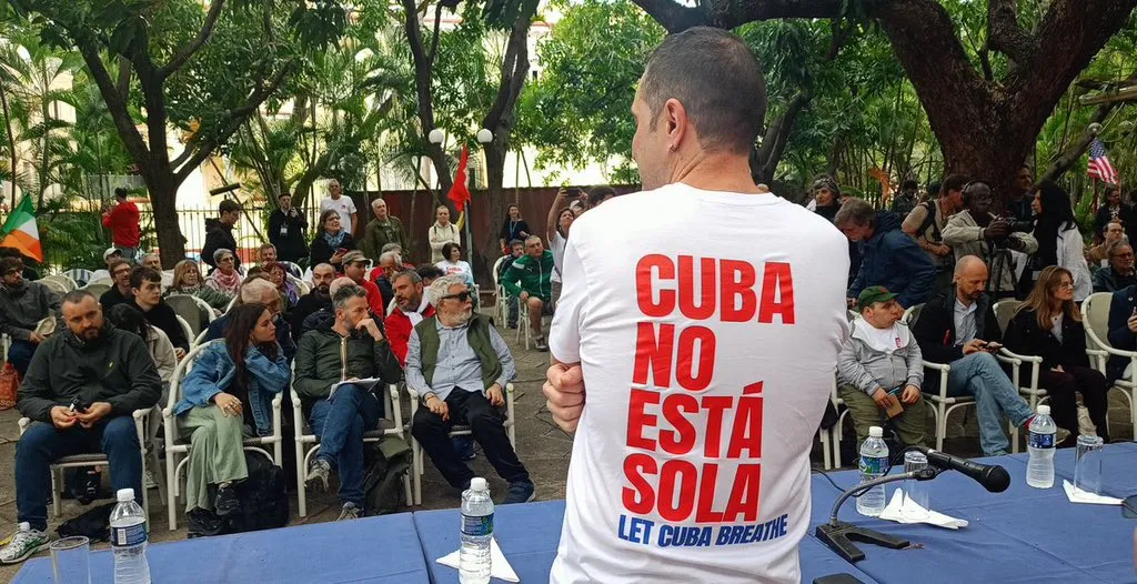 Convoy "Nuestra América" entrega toneladas de suministros a Cuba