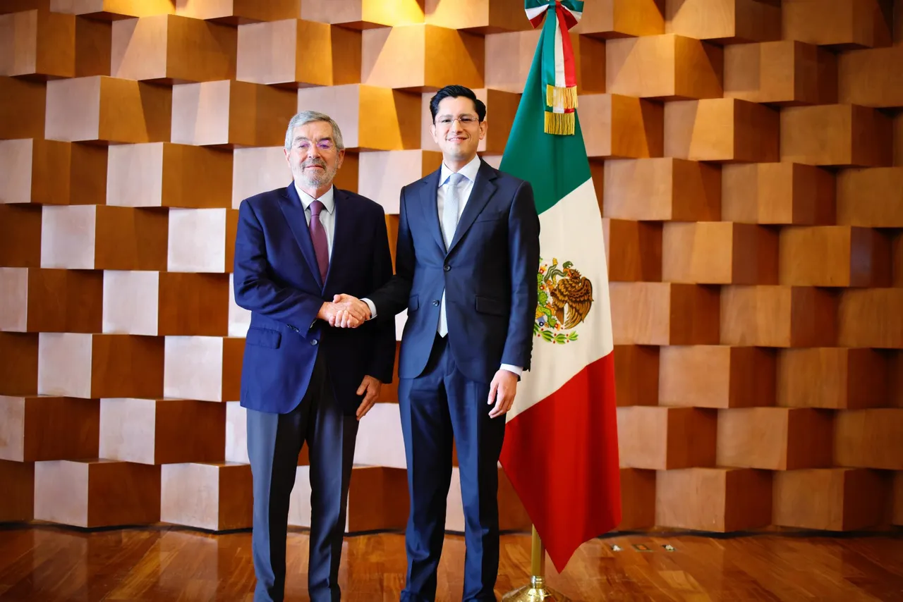 Oposición advierte que ratificación de Roberto Velasco no será un "cheque en blanco"
