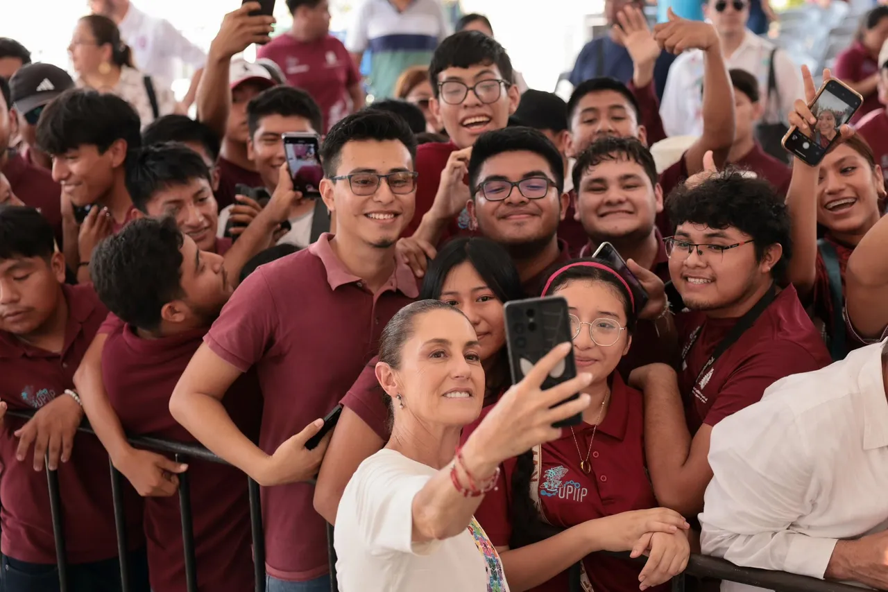 Sheinbaum lanza la Beca Gertrudis Bocanegra en Chiapas