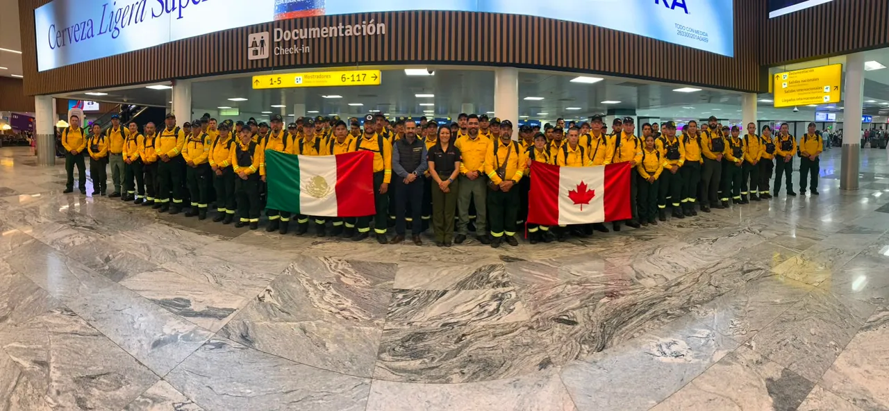 México envía 104 especialistas a Canadá para apoyar en el combate de incendios forestales