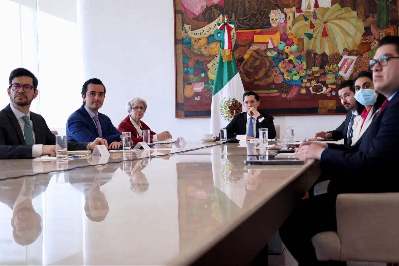 SRE revisa situación de mexicanos tras sismo en Colombia