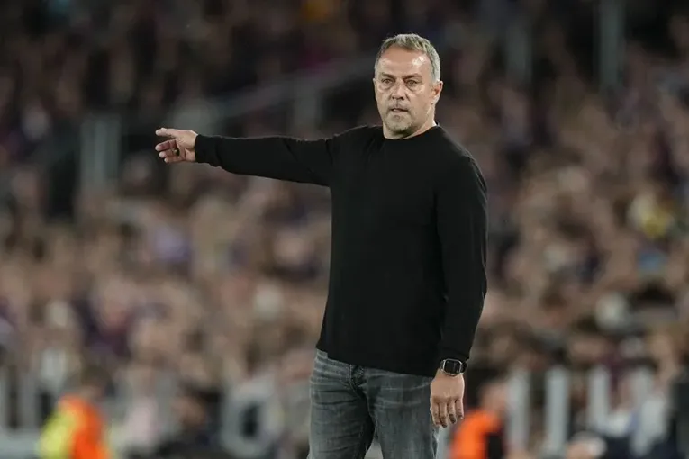 Hansi Flick renueva con el Barcelona hasta 2028 y apunta a la Champions como gran objetivo