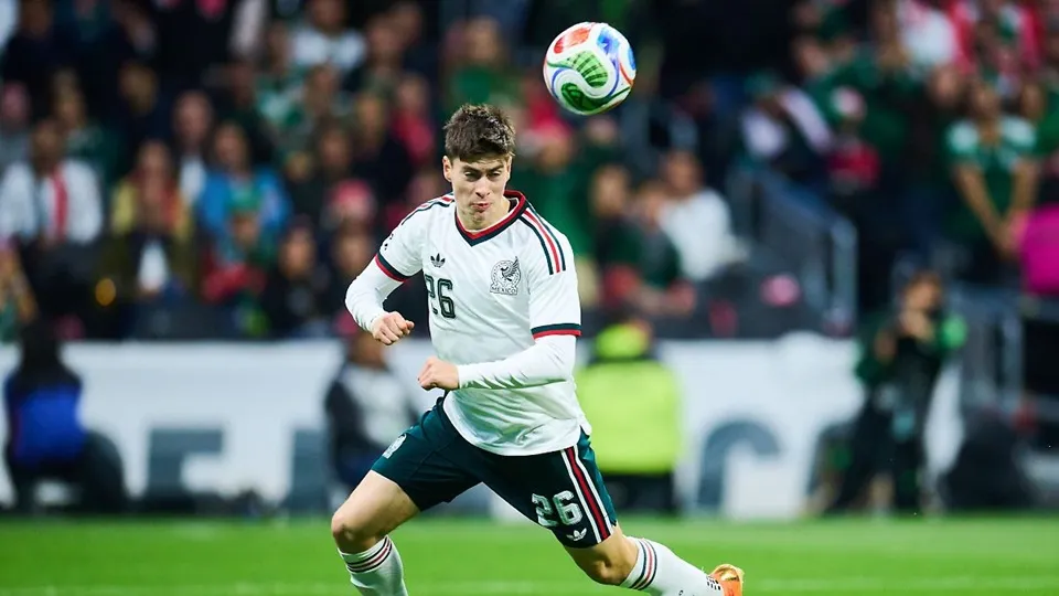“Hormiga” González levanta la mano: una opción real para el ataque de México en el Mundial 2026