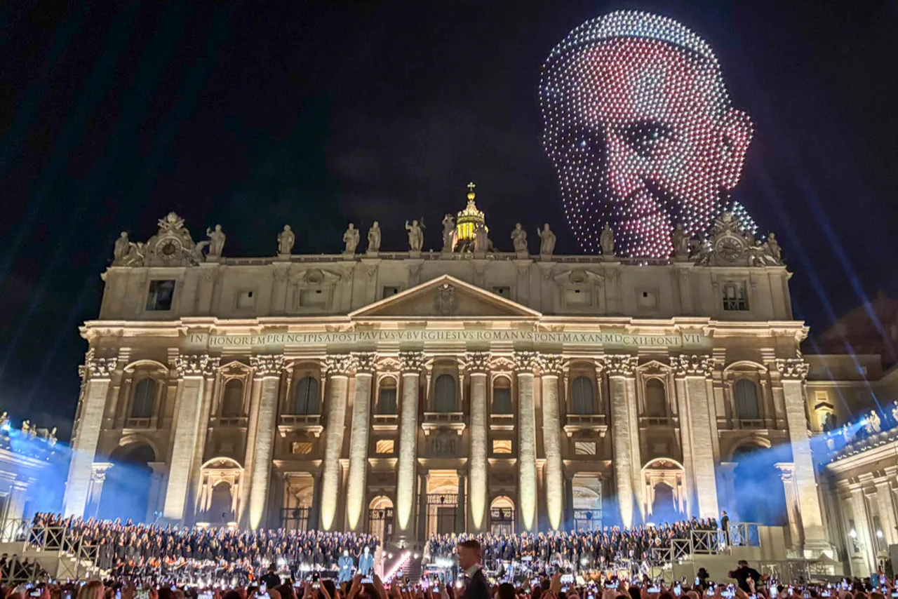 Karol G canta por la fraternidad en un memorable macroconcierto en la plaza vaticana