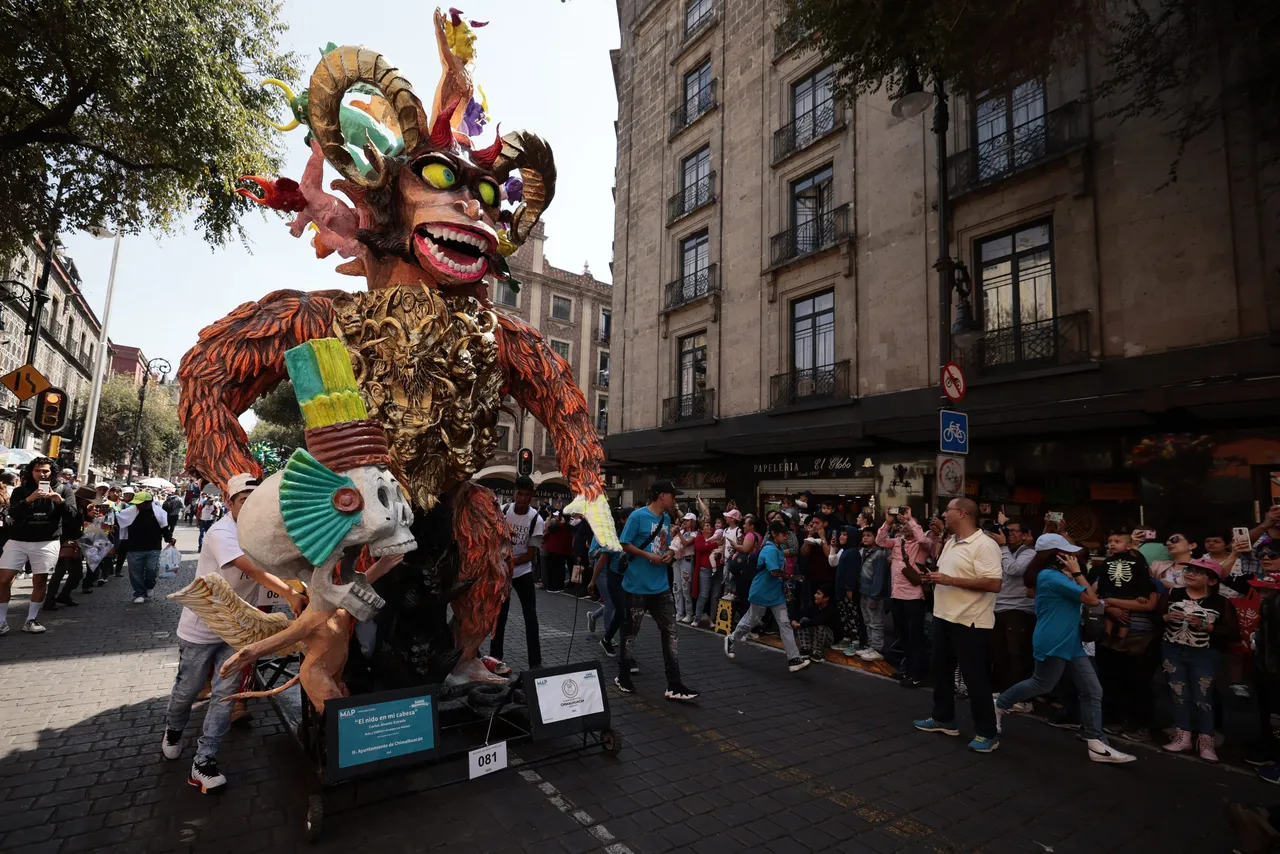 Las festividades de Día de Muertos inician en Ciudad de México con el desfile de alebrijes