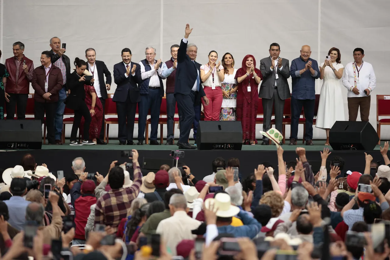 López Obrador se despide de la presidencia con ataques frontales a la oposición