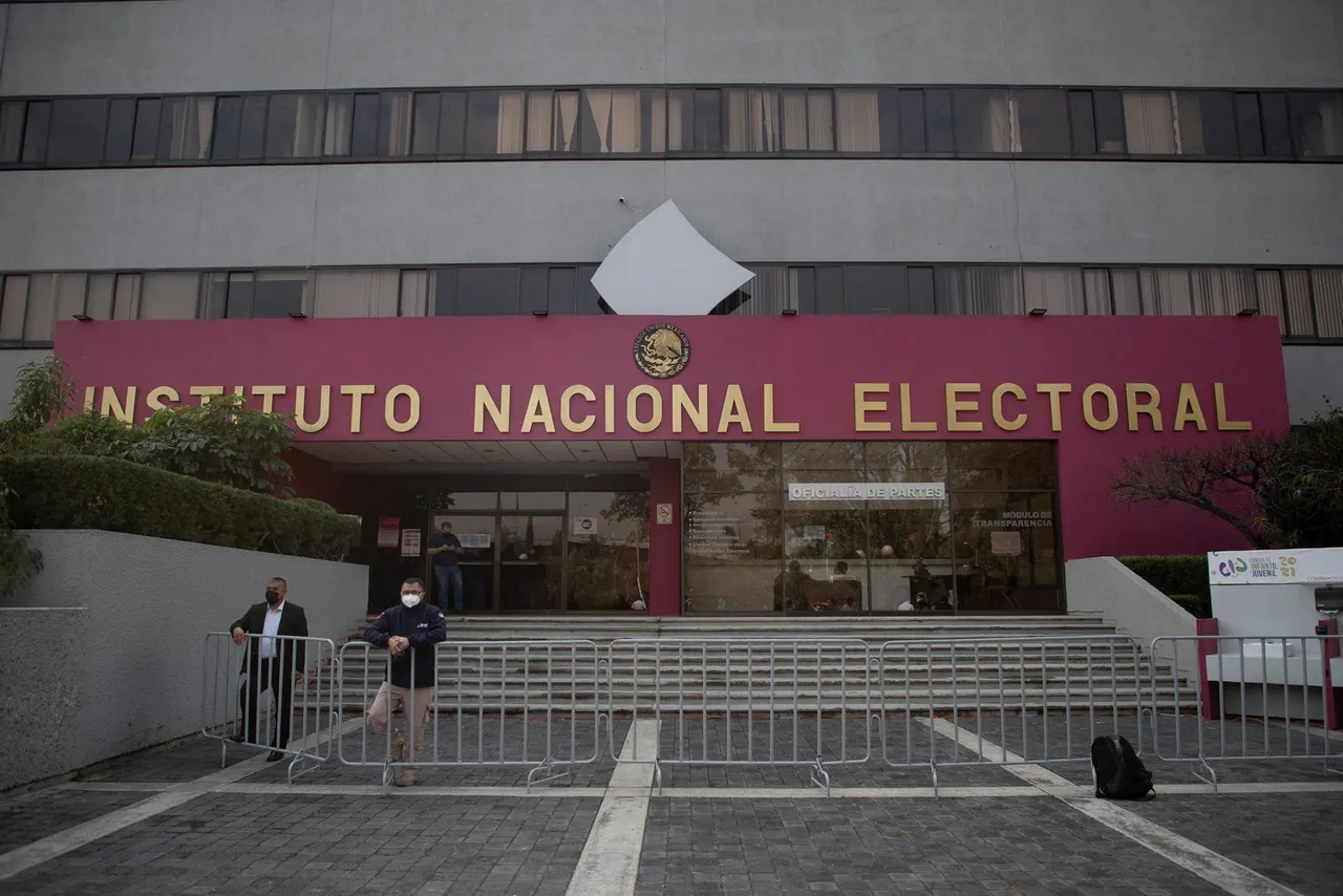INE adelanta fecha para que Movimiento Ciudadano actualice sus estatutos sobre paridad y violencia política de género