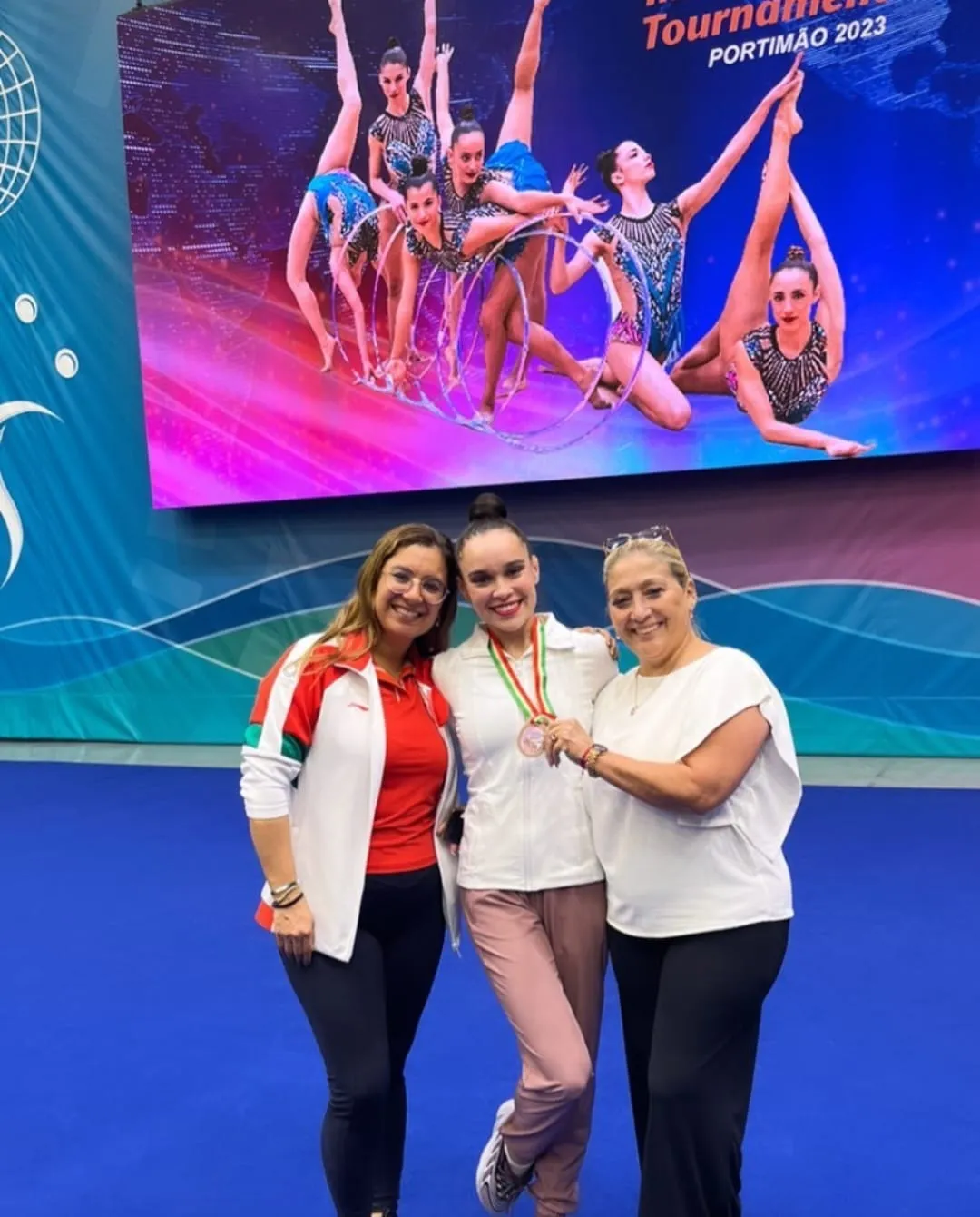 Ledia Juárez, luce su medalla de bronce en Portugal