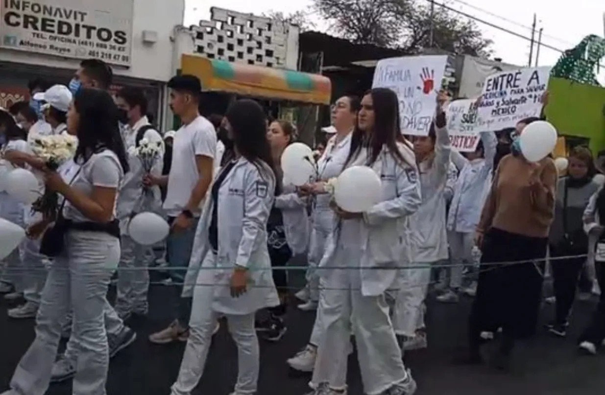MARCHAAAA