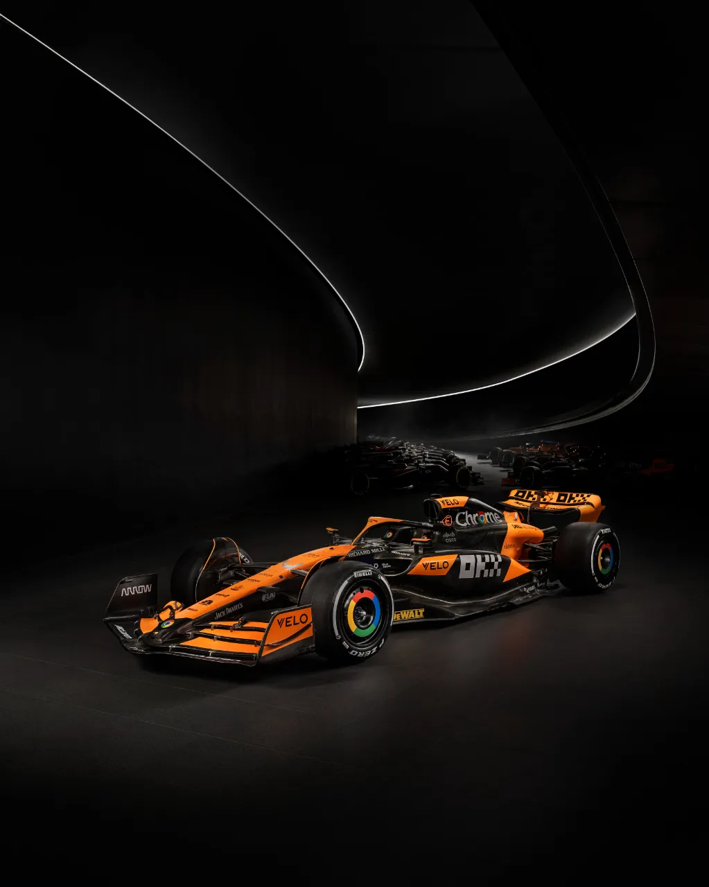 MCLAREN 24