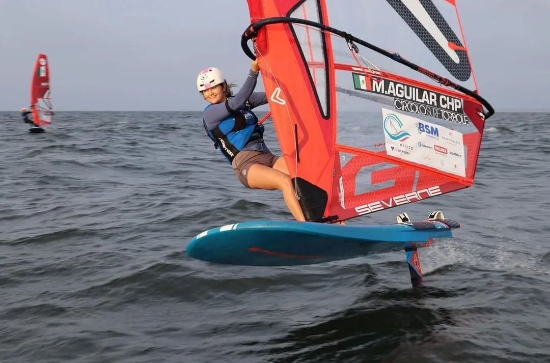 Mariana Aguilar, windsurfista mexicana (3)