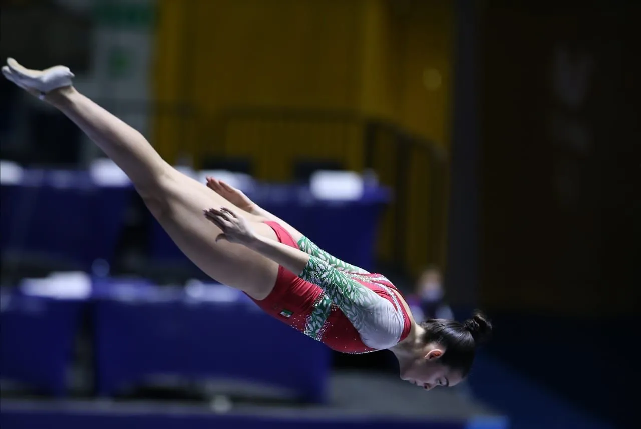 Mariola García, gimnasta mexicana de trampolín (1)