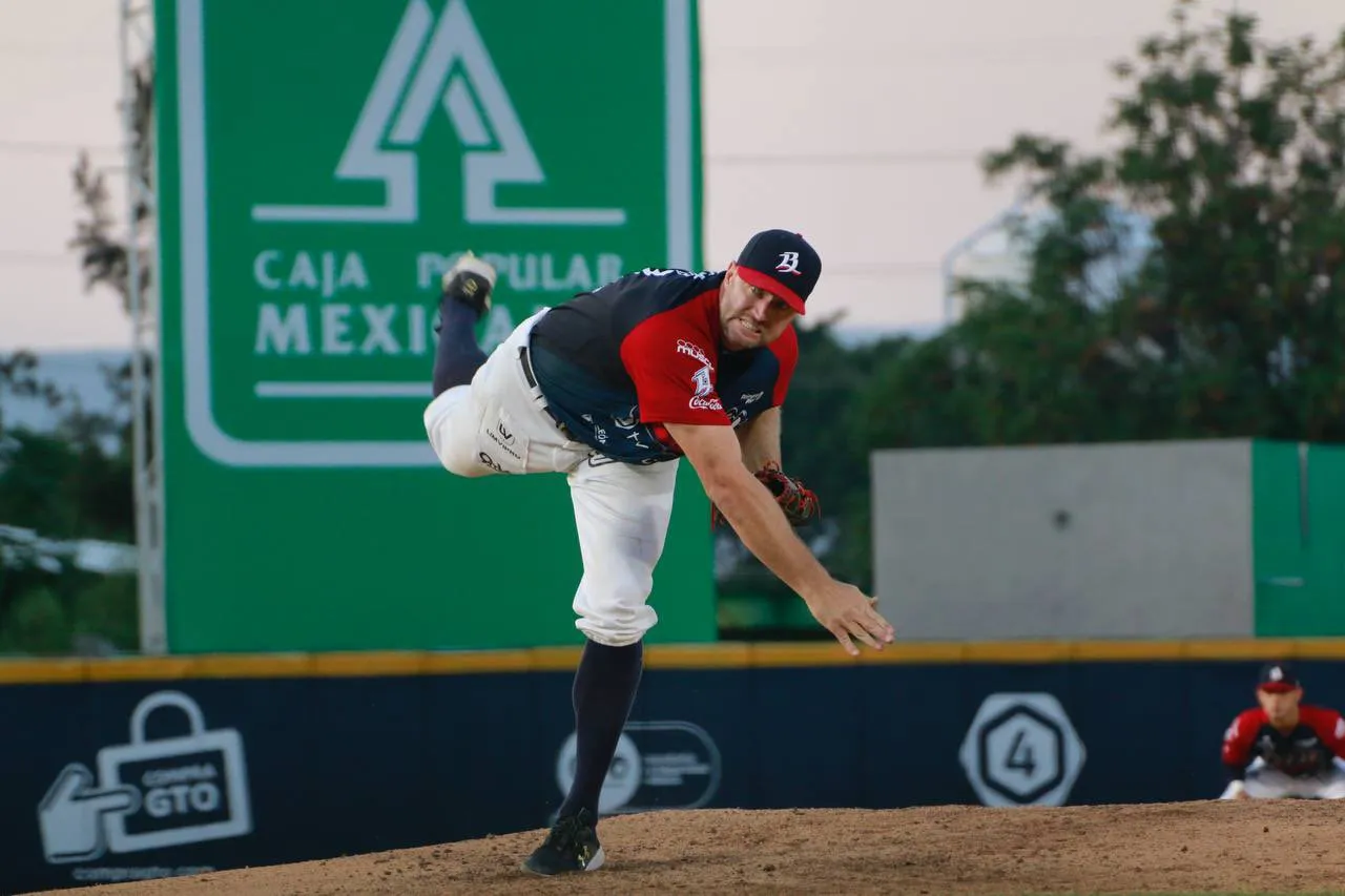 Mitch Lively llega a Diablos