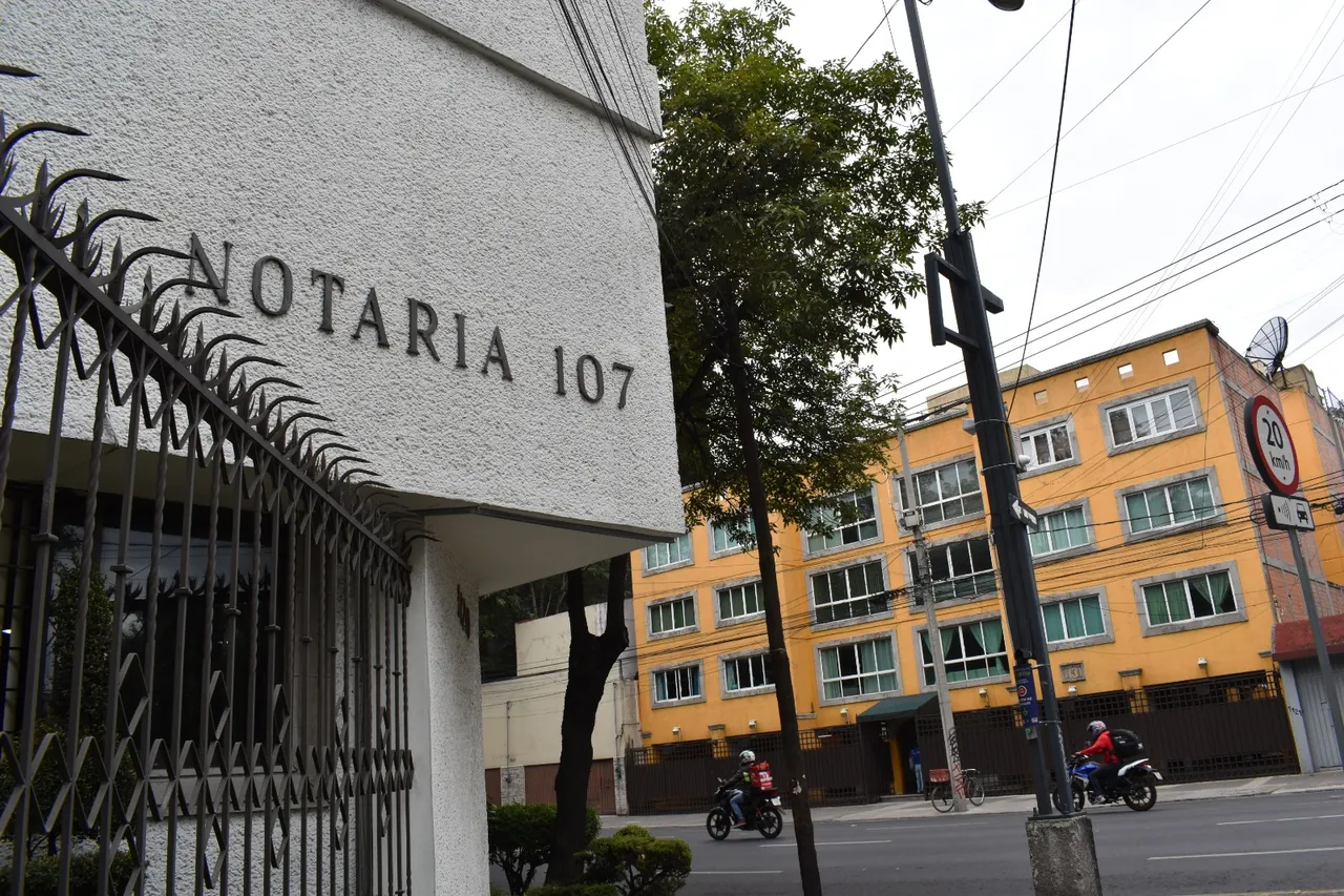 Notaria 107