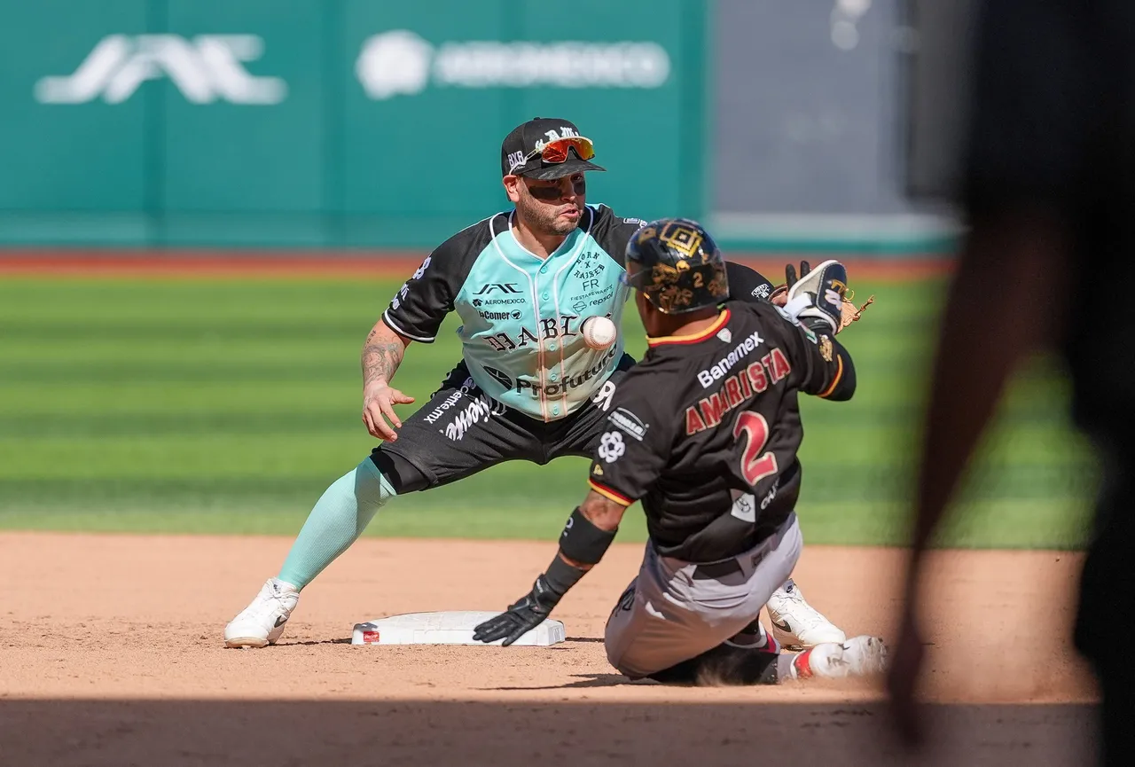 Los Diablos Rojos del México concluyeron su actividad como locales en la temporada regular con una marca de 61-29