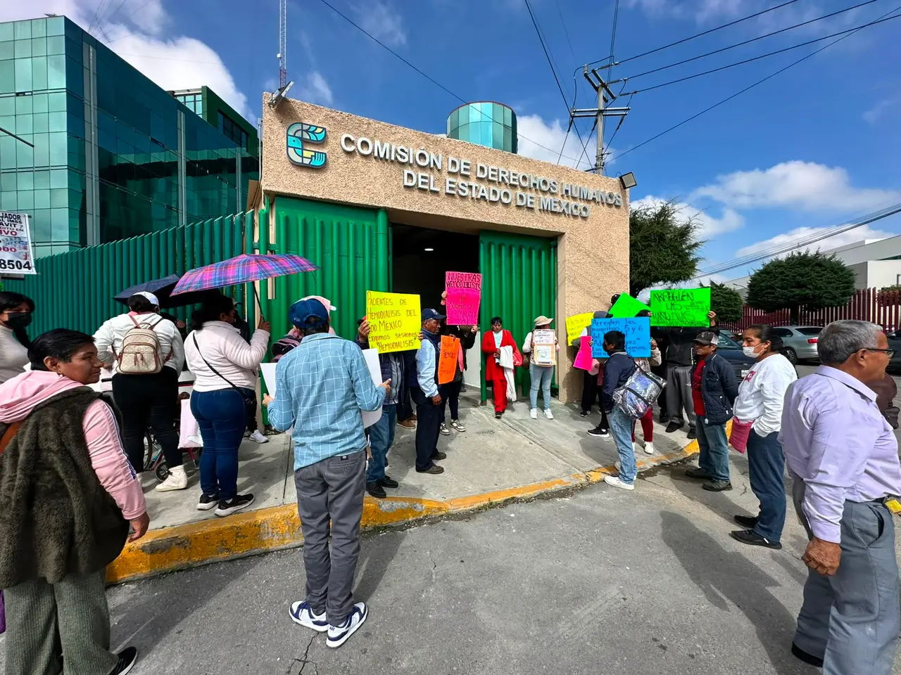 Pacientes renales protestan por fallas en máquinas de hemodiálisis en hospitales del Edomex | FOTO INTERNET 