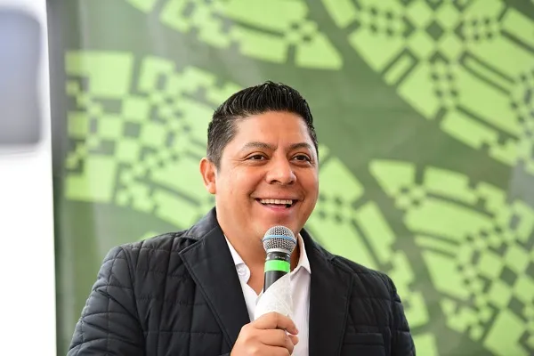 Ricardo Gallardo Cardona afirmó que una eventual candidatura de su esposa Ruth González Silva no debería considerarse nepotismo